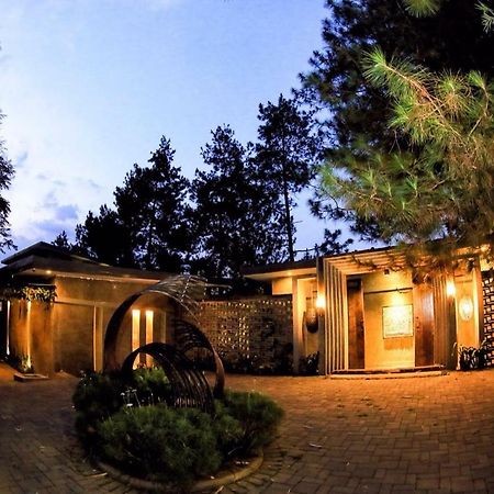 Ruth'S Bed & Breakfast Lembang Exterior photo