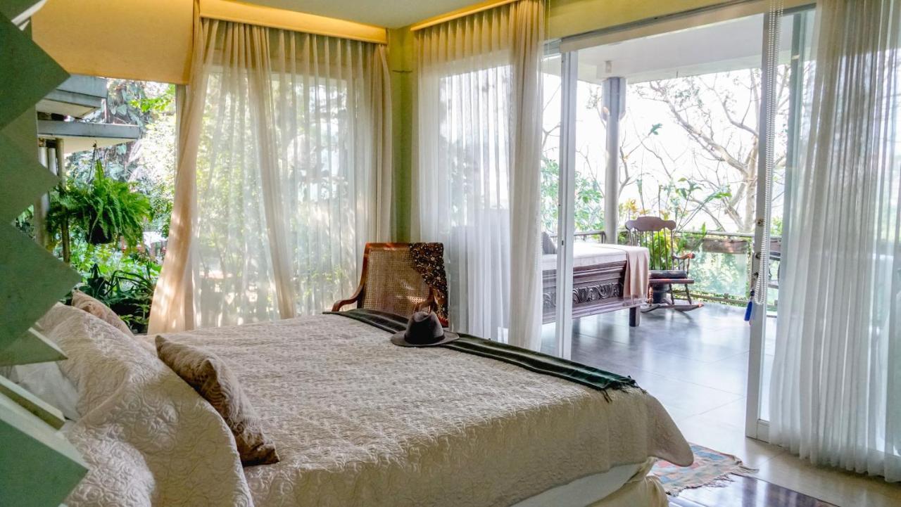Ruth'S Bed & Breakfast Lembang Exterior photo