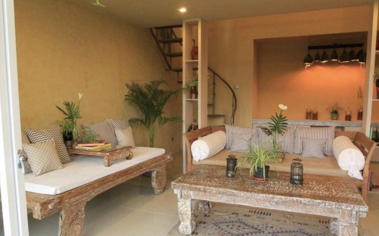 Ruth'S Bed & Breakfast Lembang Exterior photo